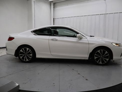 Used 2017 Honda Accord EX-L image 2