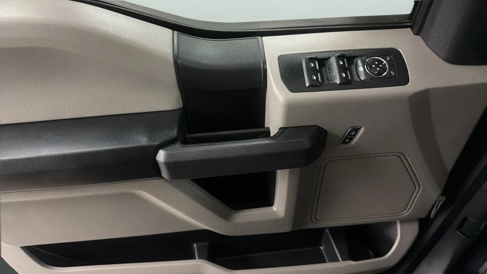 Used 2017 Ford F150 XL w/ Equipment Group 101A Mid RWD image 15