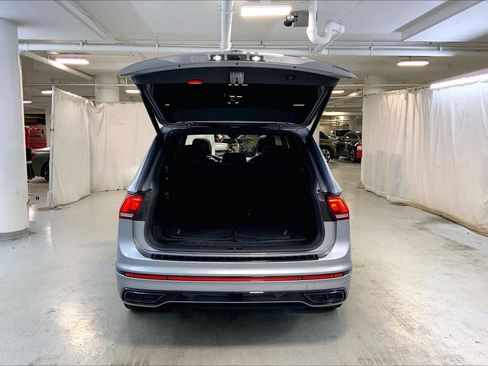 Used 2024 Volkswagen Tiguan SE R-Line AWD/4WD image 33