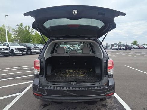 Used 2017 Subaru Forester 2.5i Premium w/ All-Weather Package AWD/4WD image 10