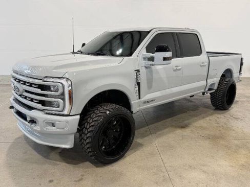 Used 2025 Ford F250 Lariat AWD/4WD image 2