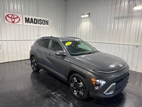 Used 2024 Hyundai Kona SEL FWD image 4
