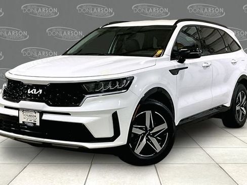 Used 2022 Kia Sorento S FWD image 3