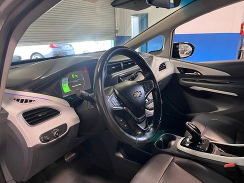 Used 2020 Chevrolet Bolt Premier w/ Infotainment Package image 19