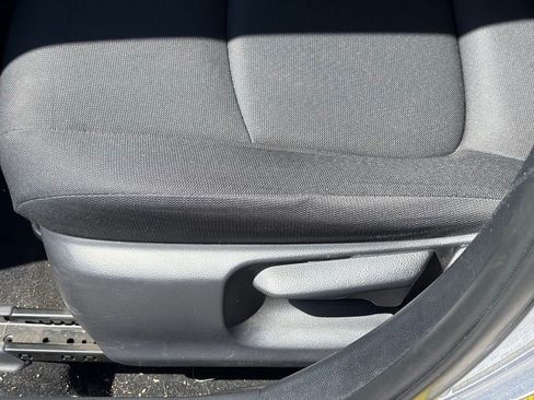 Used 2020 Toyota Corolla LE FWD image 6