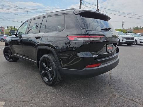 Used 2025 Jeep Grand Cherokee L Limited w/ Black Appearance Package image 4