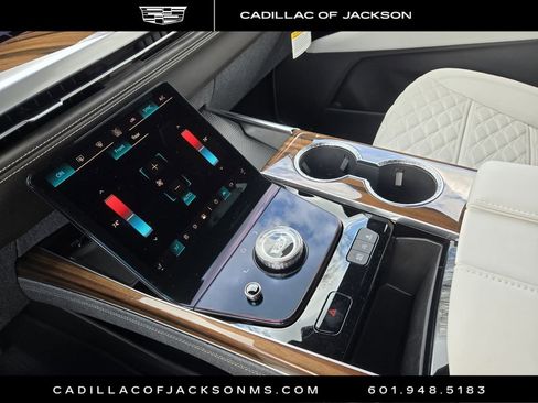 New 2026 Cadillac Escalade Platinum Luxury w/ LPO, Floor Liner Package image 16