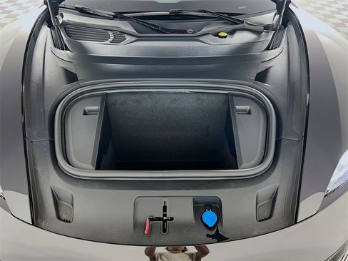 New 2026 Porsche Taycan image 31