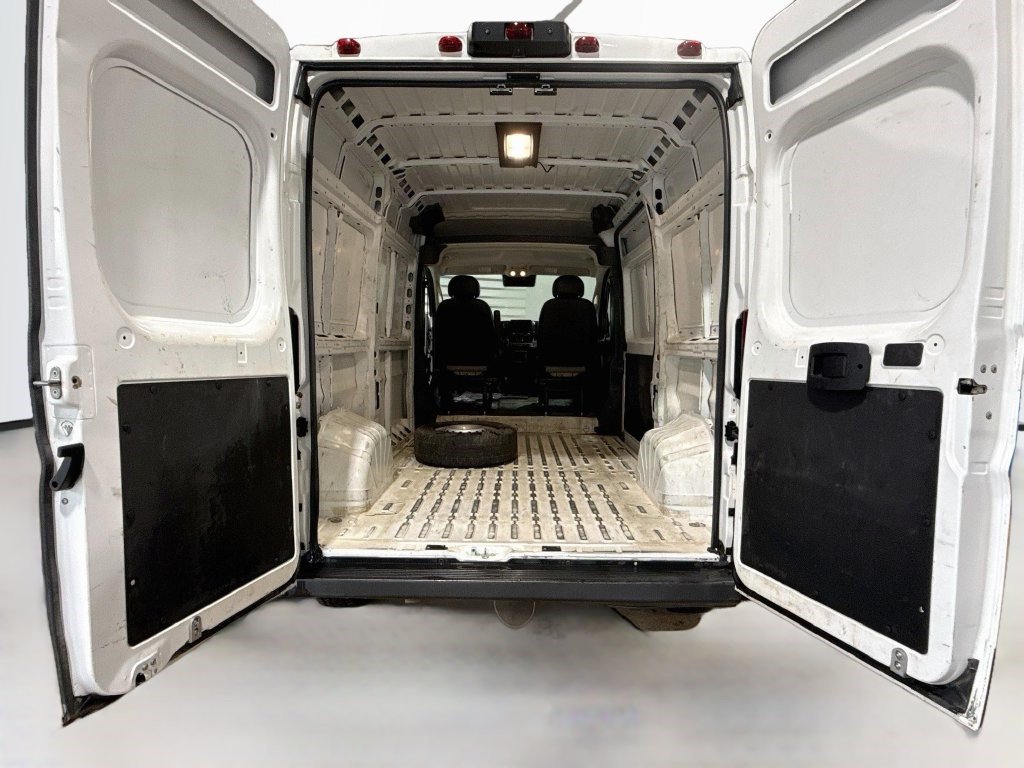 Used 2025 RAM ProMaster 2500 w/ Convenience Group FWD image 32