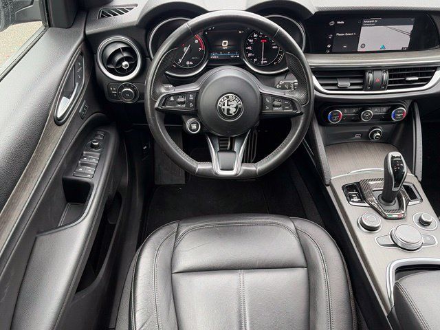 Used 2022 Alfa Romeo Stelvio Ti AWD/4WD image 48