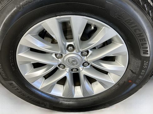 Used 2017 Lexus GX 460 Premium w/ Premium Package image 11