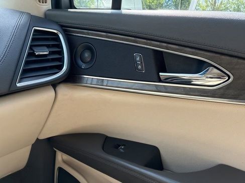 Used 2019 Lincoln Nautilus Reserve AWD/4WD image 28
