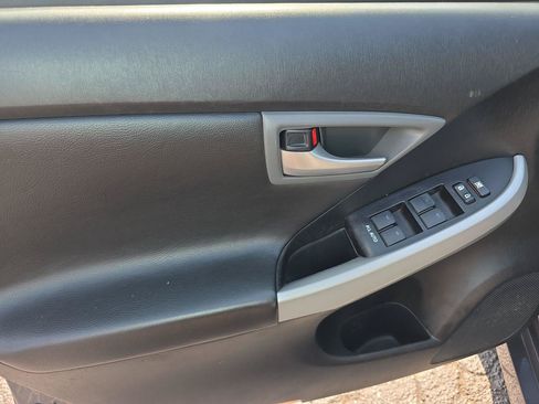 Used 2014 Toyota Prius Two FWD image 5