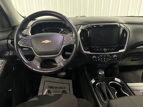 Used 2020 Chevrolet Traverse LT image 4