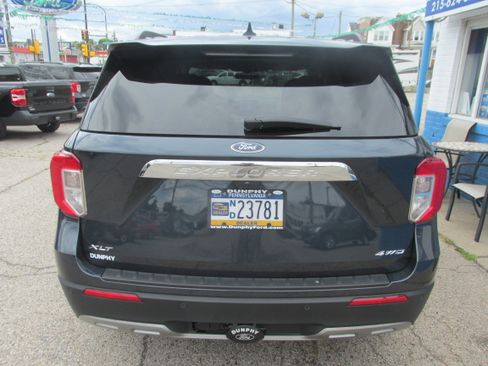 Used 2023 Ford Explorer XLT w/ Equipment Group 202A AWD/4WD image 5