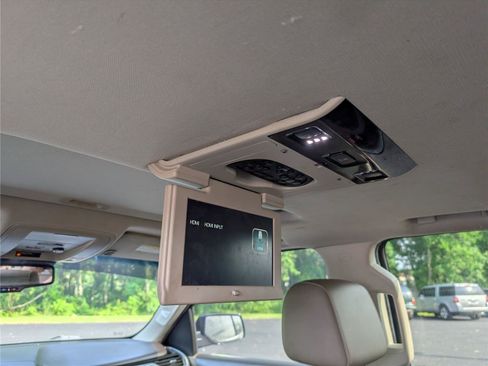 Used 2017 Chevrolet Tahoe LT RWD image 32