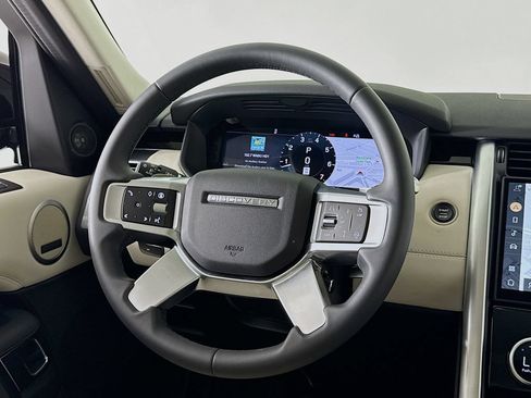 Used 2024 Land Rover Discovery S AWD/4WD image 21
