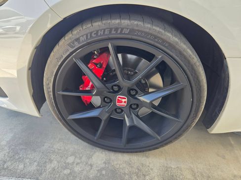 Used 2024 Honda Civic Type R image 9