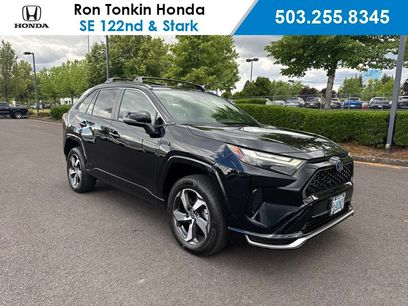 Used 2022 Toyota RAV4 SE w/ Weather & Moonroof Package