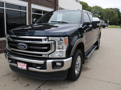 Used 2022 Ford F250 Lariat w/ Chrome Package image 2