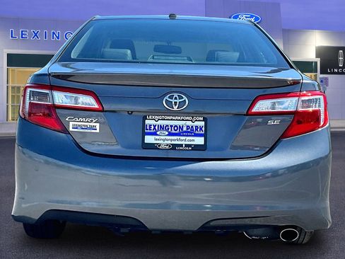 Used 2014 Toyota Camry SE w/ Leather Package FWD image 6