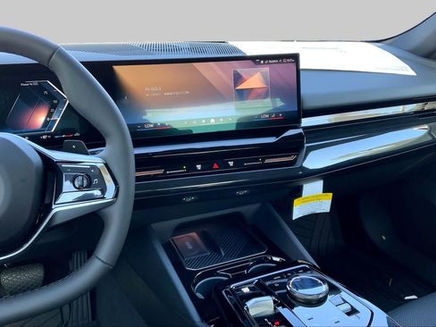 New 2026 BMW 530i xDrive AWD/4WD image 6