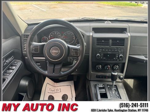 Used 2011 Jeep Liberty Sport AWD/4WD image 11