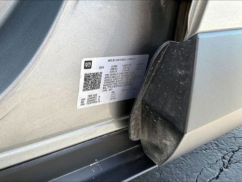 Used 2025 Chevrolet Trax LS image 18