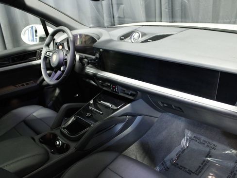 New 2026 Porsche Cayenne S AWD/4WD image 31