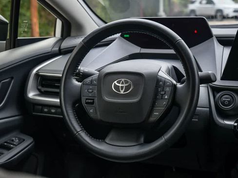 Used 2025 Toyota Prius LE FWD image 12