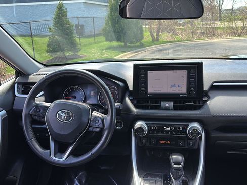 Used 2020 Toyota RAV4 XLE w/ Convenience Package image 14