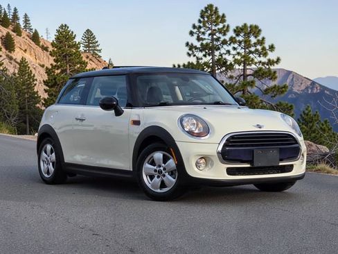 Used 2018 MINI Cooper 2-Door Hardtop w/ Cold Weather Package image 2