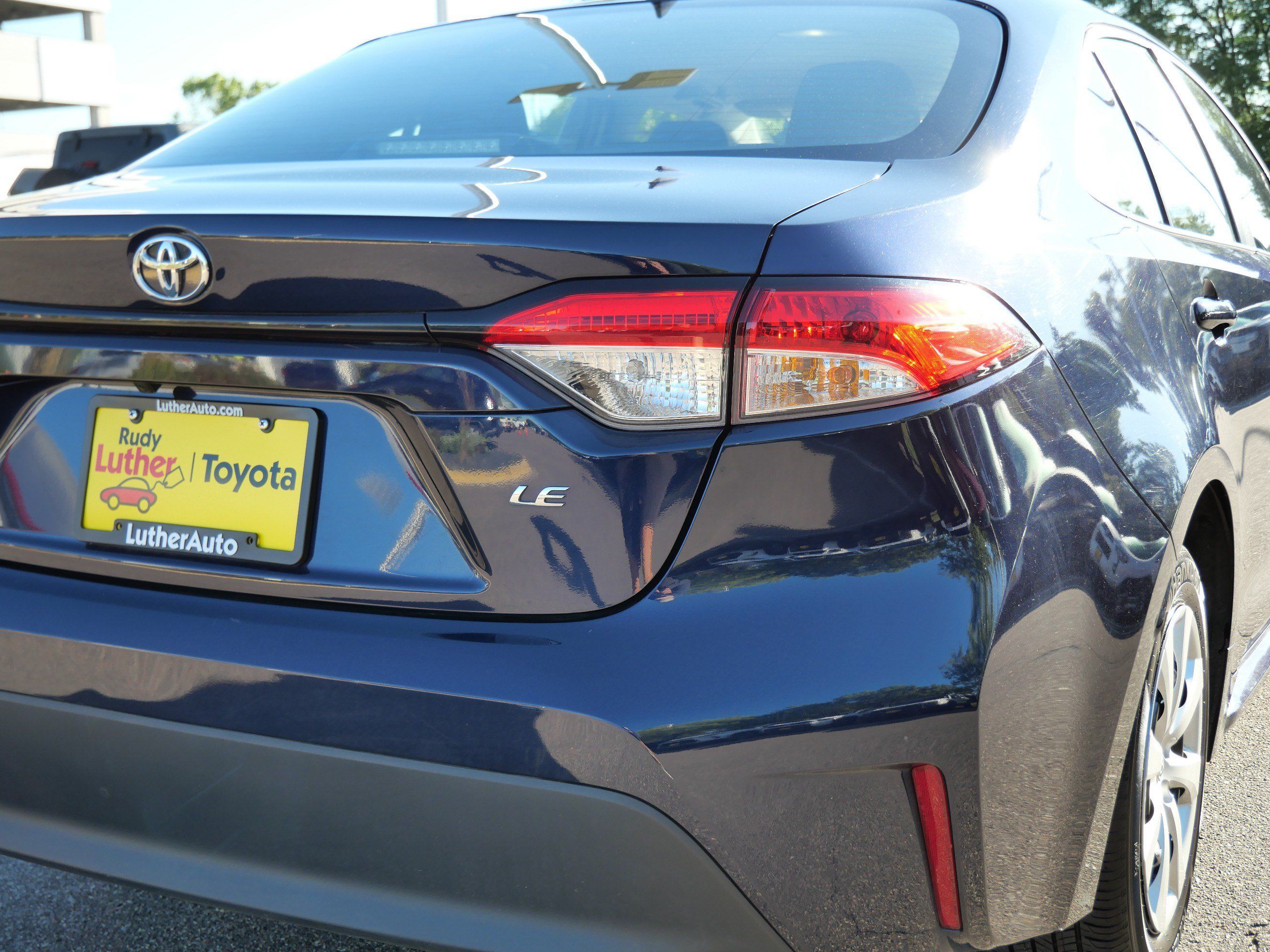 Certified 2025 Toyota Corolla LE FWD image 17