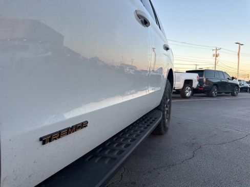 Used 2025 Ford Expedition Tremor image 18