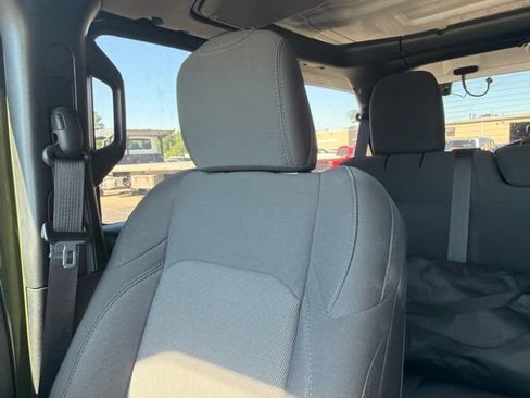 Used 2022 Jeep Wrangler Unlimited Sport AWD/4WD image 11