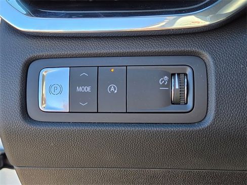 Used 2025 GMC Acadia Elevation image 36