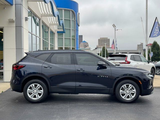 Used 2021 Chevrolet Blazer LT AWD/4WD image 2