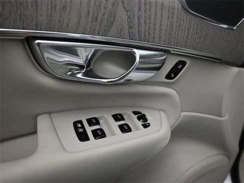 New 2025 Volvo XC90 B6 Plus w/ Protection Package Premier image 21