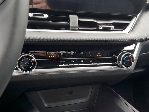 New 2026 Chevrolet Equinox LT w/ Safety and Technology Package FWD image 11