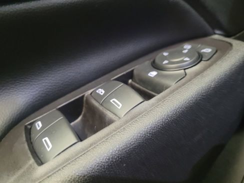 Used 2020 Chevrolet Equinox LT w/ LPO, Floor Liner Package FWD image 27