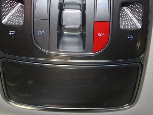 Used 2023 Genesis GV70 2.5T w/ Select Package image 45