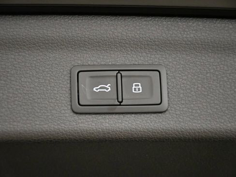 Used 2025 Audi Q3 2.0T Premium w/ Convenience Package AWD/4WD image 58