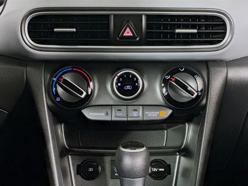 Used 2019 Hyundai Kona SE image 25