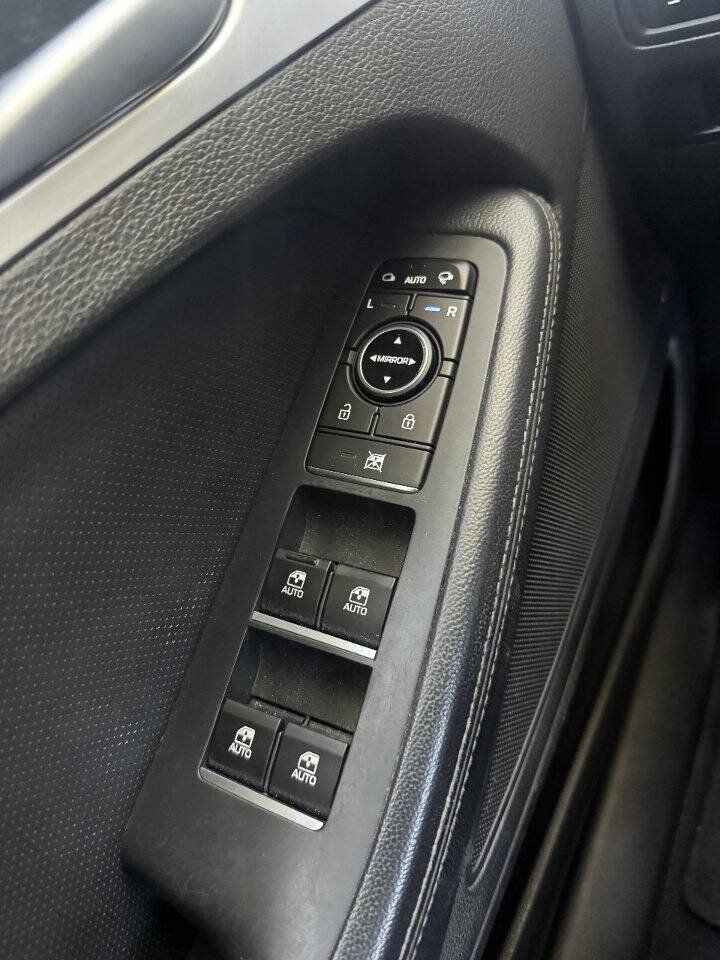 Used 2018 Genesis G80 3.8 w/ Option Group 02 AWD/4WD image 33