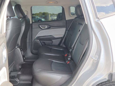 Used 2022 Jeep Compass Latitude image 25