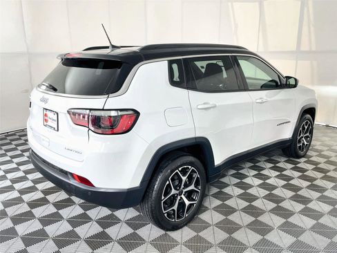 Used 2025 Jeep Compass Limited AWD/4WD image 9