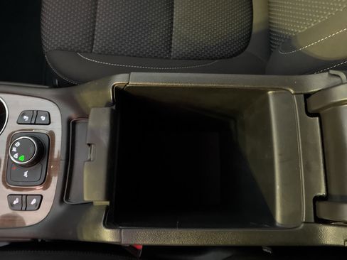 Used 2023 GMC Acadia SLE w/ Driver Convenience Package image 23