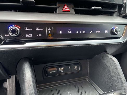 Used 2023 Kia Sportage EX image 21