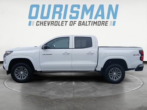 Used 2025 Chevrolet Colorado LT w/ LT Convenience Package image 3