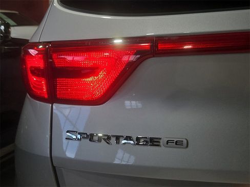 Used 2019 Kia Sportage LX image 7